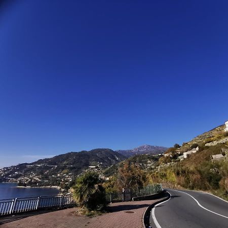 Romantic Casa Lorenzina Affittacamere Βεντιμίλια Εξωτερικό φωτογραφία