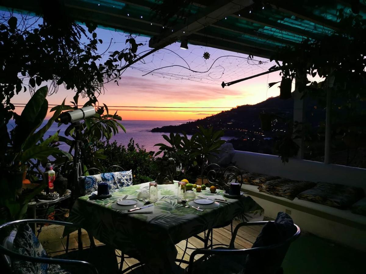 Romantic Casa Lorenzina Affittacamere Βεντιμίλια Εξωτερικό φωτογραφία