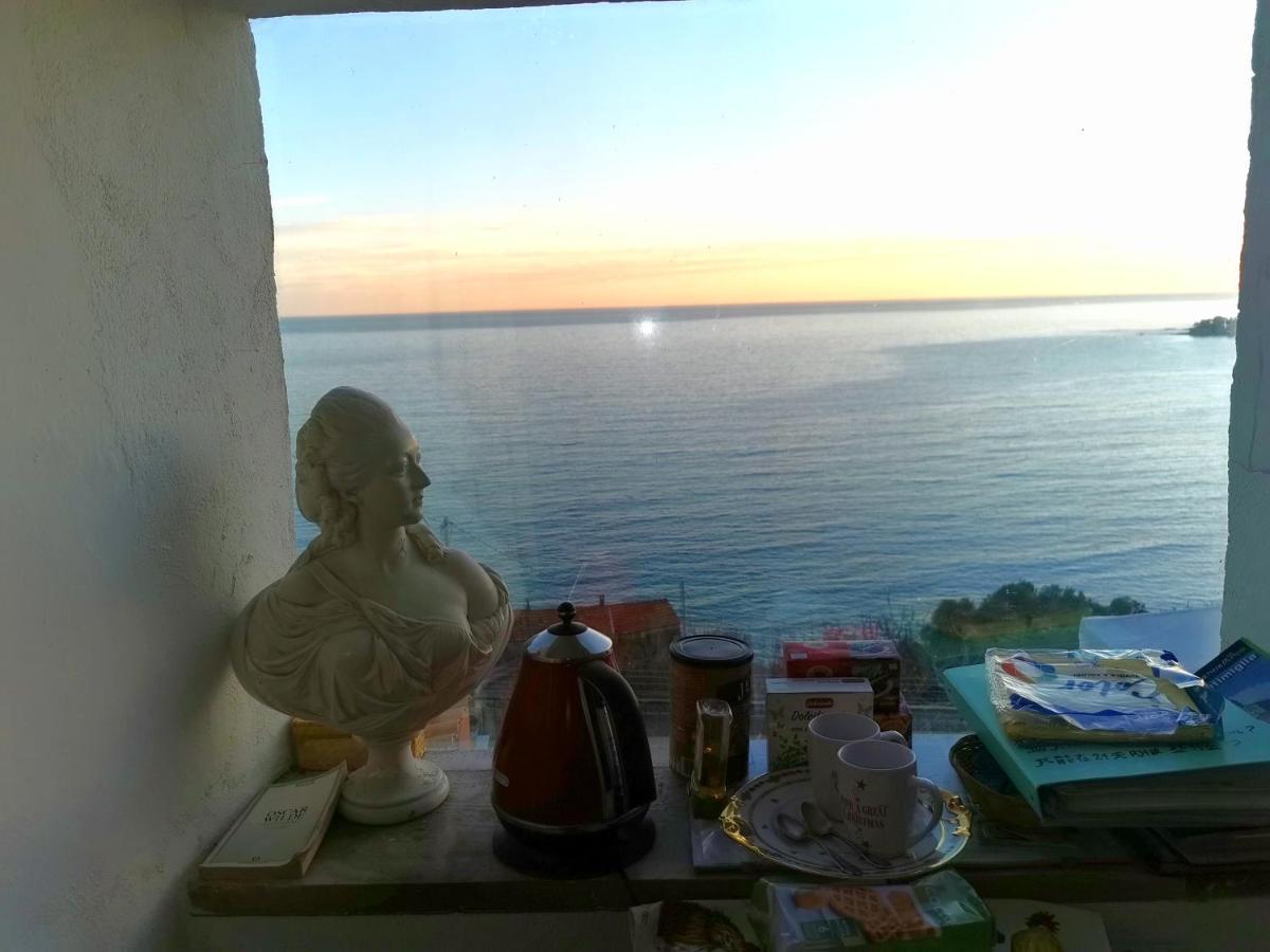 Romantic Casa Lorenzina Affittacamere Βεντιμίλια Εξωτερικό φωτογραφία
