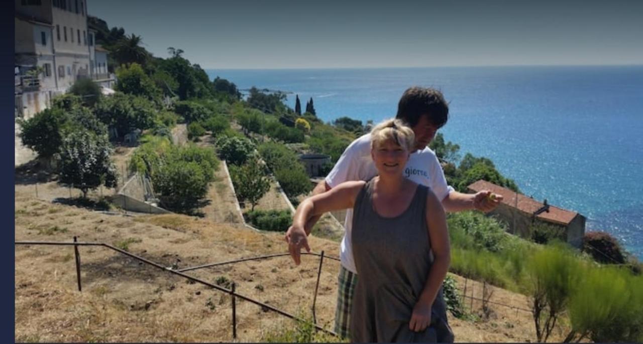 Romantic Casa Lorenzina Affittacamere Βεντιμίλια Εξωτερικό φωτογραφία