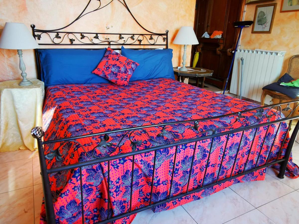 Romantic Casa Lorenzina Affittacamere Βεντιμίλια Εξωτερικό φωτογραφία