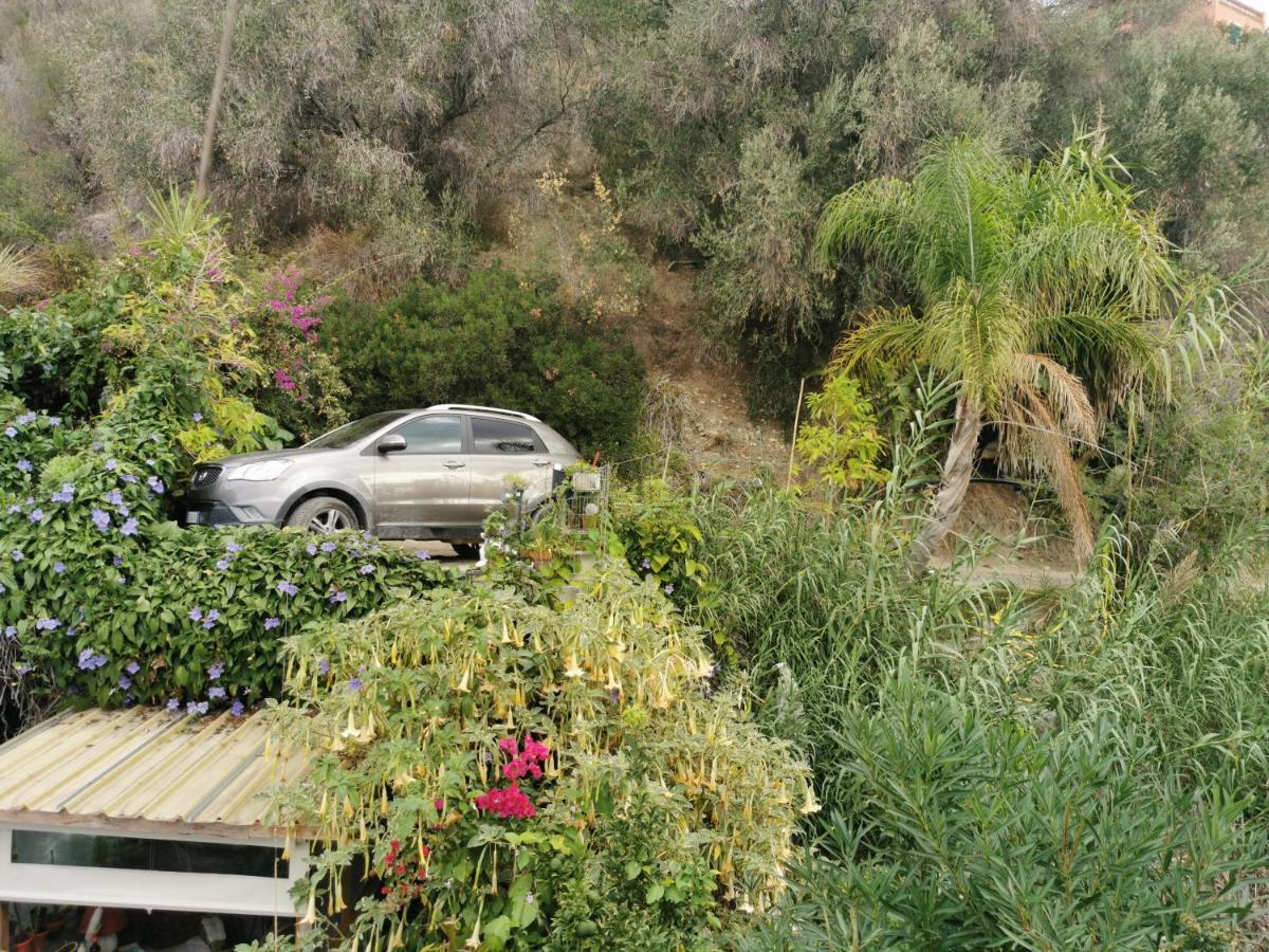 Romantic Casa Lorenzina Affittacamere Βεντιμίλια Εξωτερικό φωτογραφία